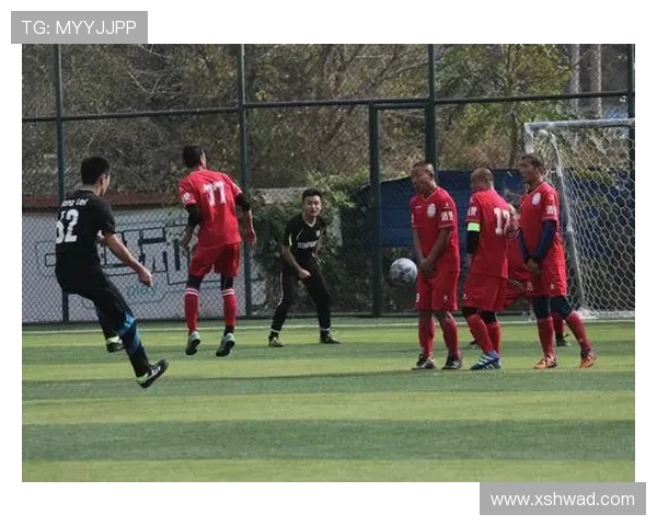 足球激情四溢,探索全球顶级联赛与明星球员的魅力与风采 足球激情四溢,探索全球顶级联赛与明星球员的魅力与风采