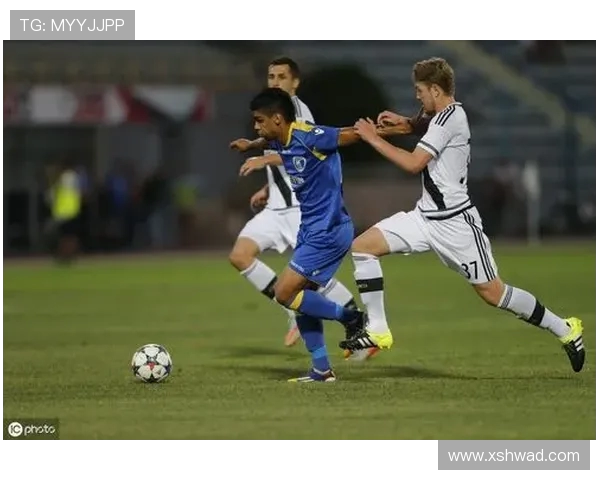 古比斯与华沙莱吉亚的较量揭示了足球战术与团队精神的完美结合